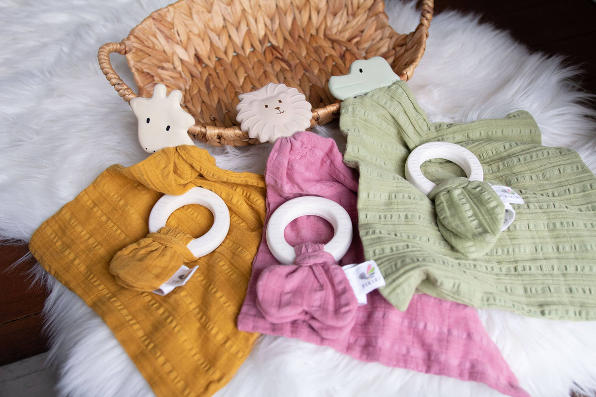 Muslin Comforter with Natural Rubber Teether