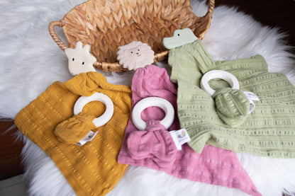 Muslin Comforter with Natural Rubber Teether